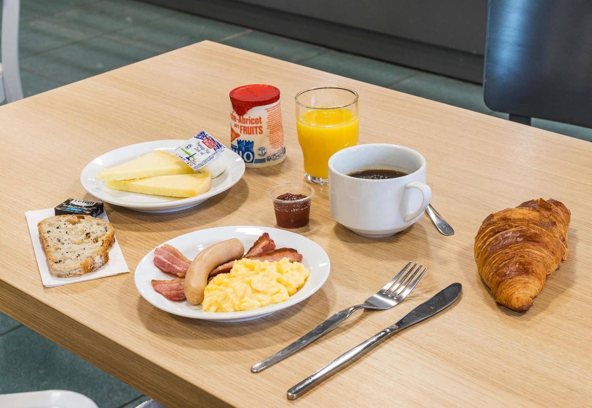 B&B Hotel Laval Change Eksteriør billede