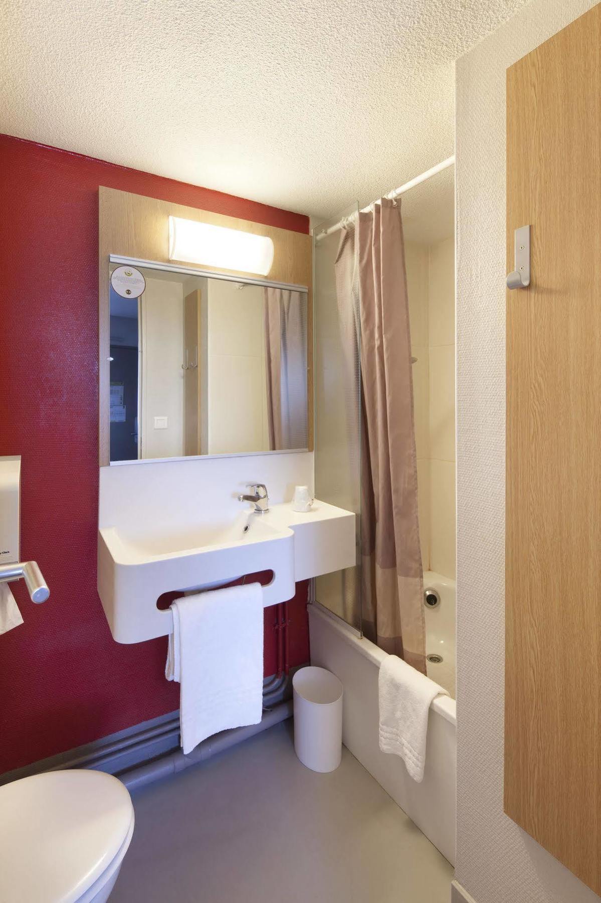 B&B Hotel Laval Change Eksteriør billede
